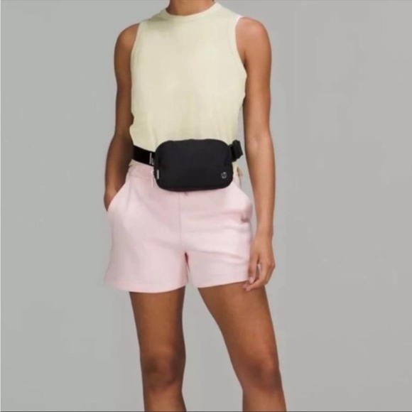 NWT Lululemon Every where Belt Bag - Picture 3 of 5